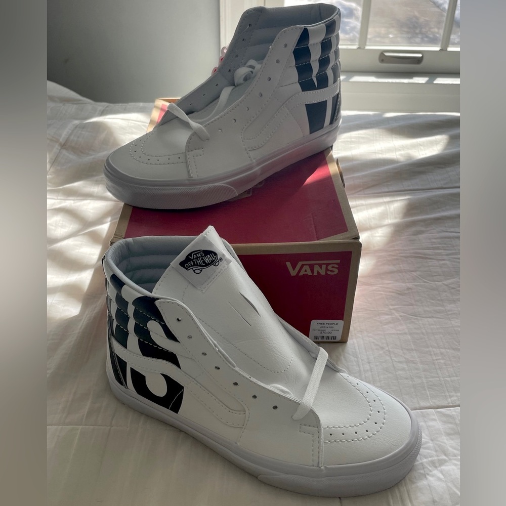 W’s Vans Sk8-Hi Classic Tumble White Black Size 8 NIB